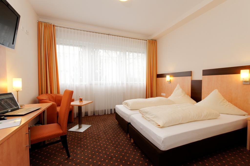 Hotel Am Freischuetz Hürth Eksteriør bilde